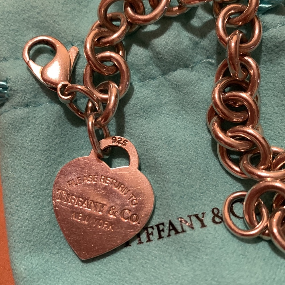 TIFFANY AND CO HEART BRACELET - Picture 4 of 9